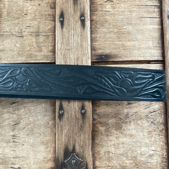 Black Leather Belt with Amethyst Buckle / Size M / Western Style - Picture 6 of 14